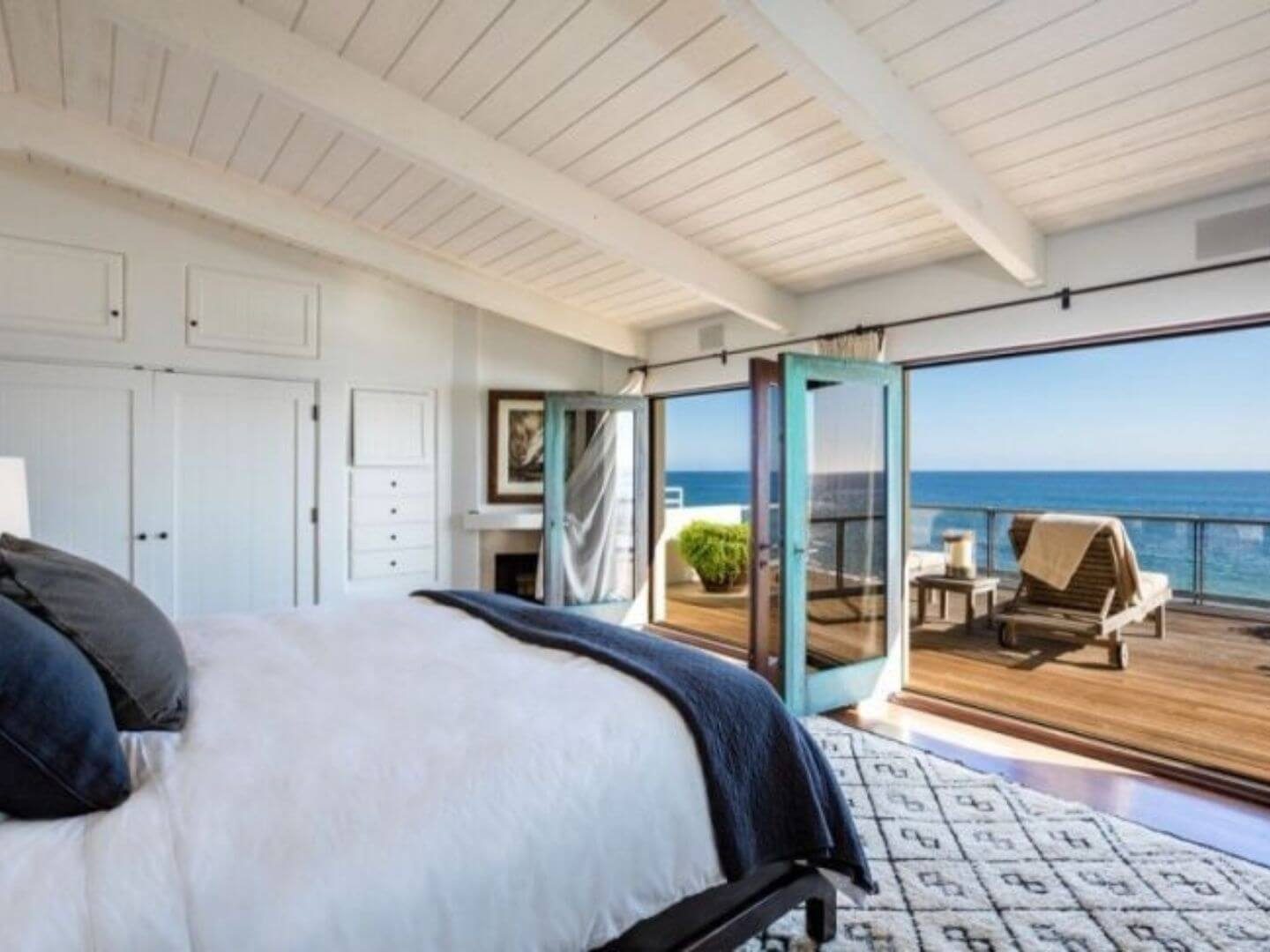 Bring the beach inside bedroom